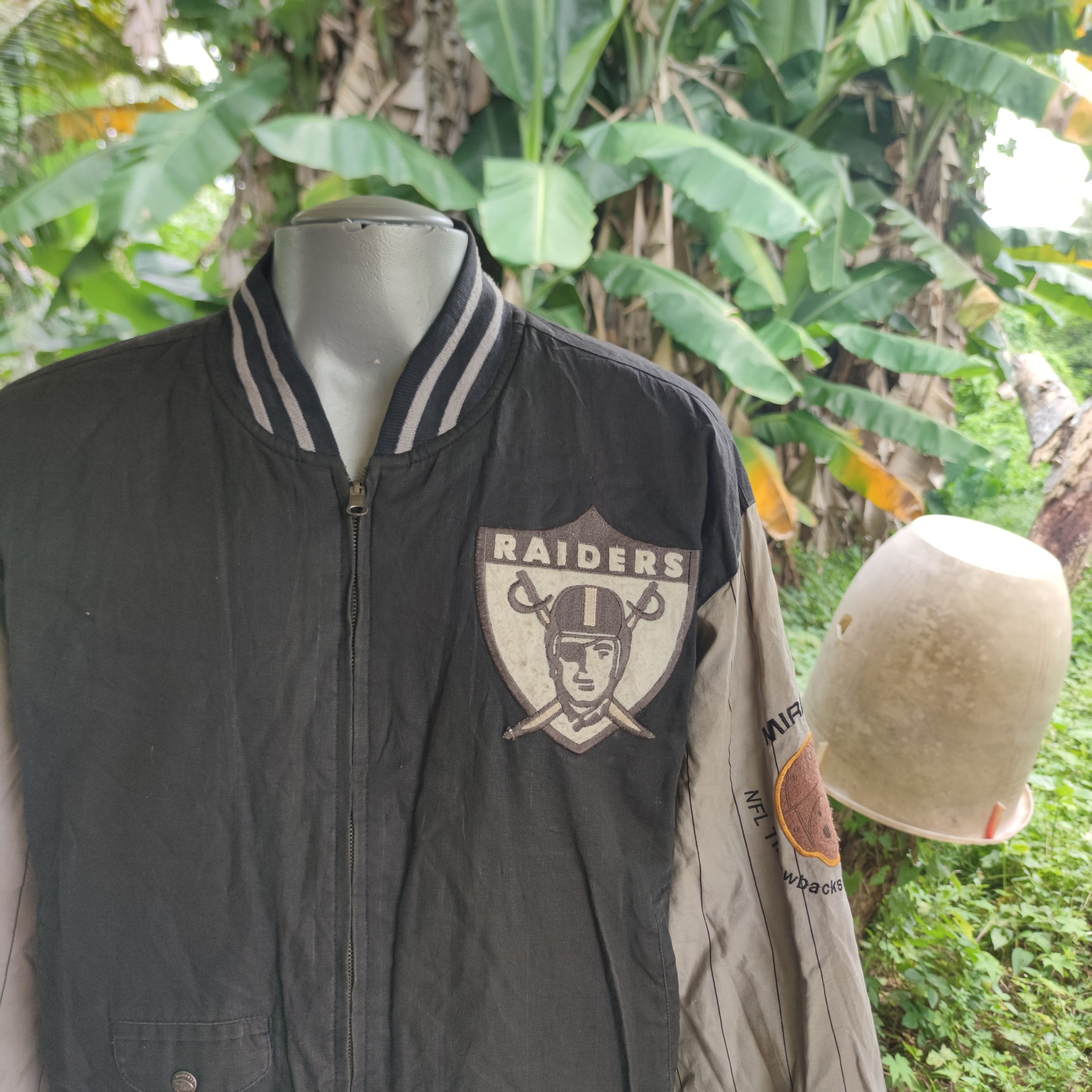 Mirage × NFL VINTAGE MIRAGE OAKLAND RAIDERS REVERSIBLE JACKET Size US L / EU 52-54 / 3 - 10 Thumbnail