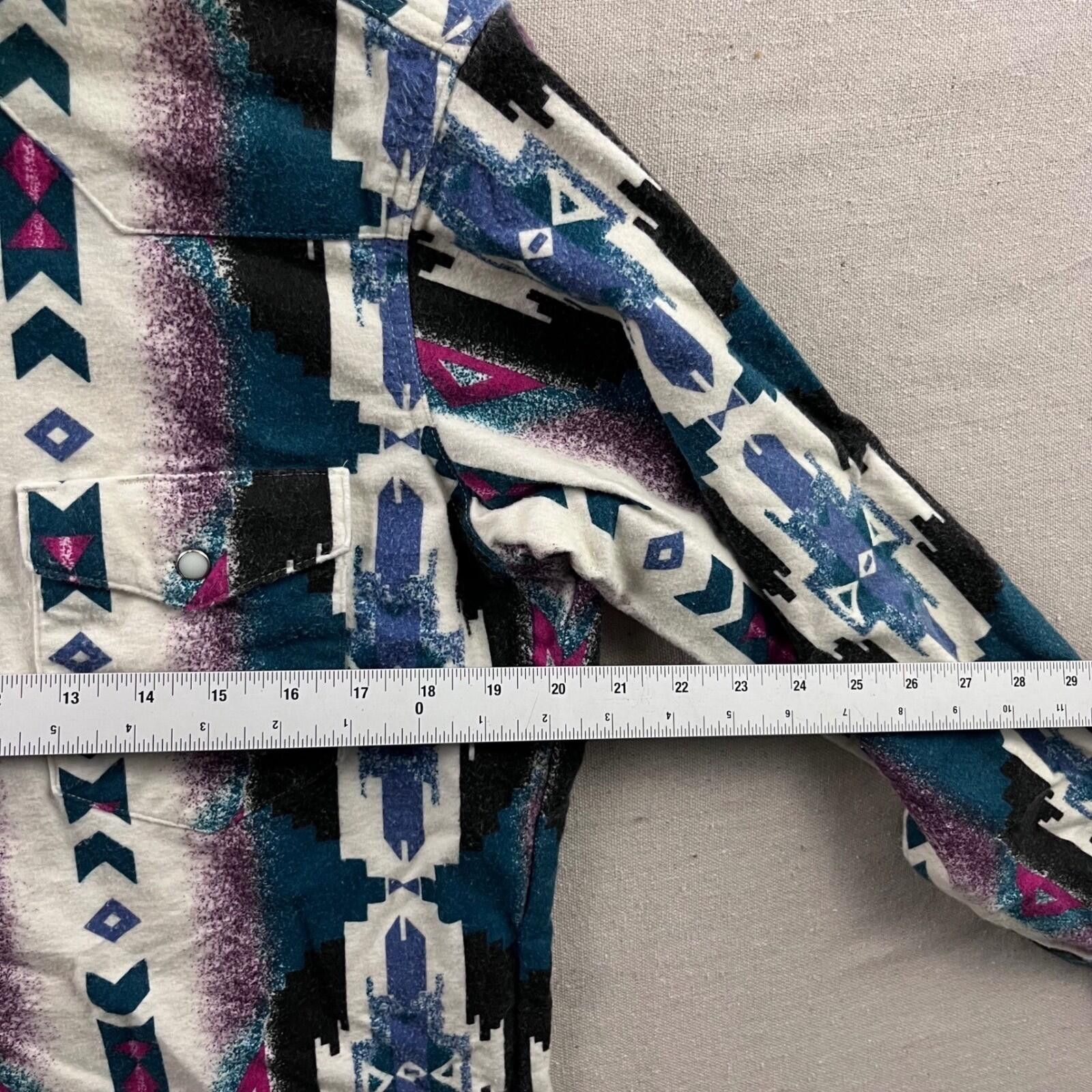 Other Wrangler Mens Vintage Southwestern Aztec Pearl Snap Flannel Size US M / EU 48-50 / 2 - 4 Thumbnail