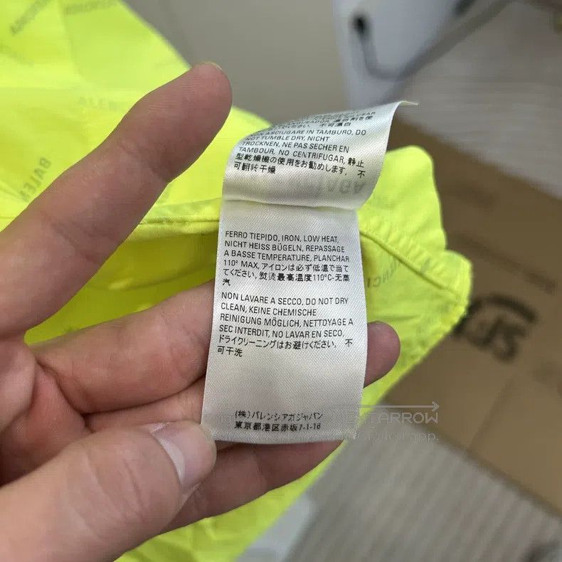 Balenciaga Balenciaga Fluorescent yellow logo long-sleeved shirt Size XXS / US 00 / IT 34 - 6 Thumbnail
