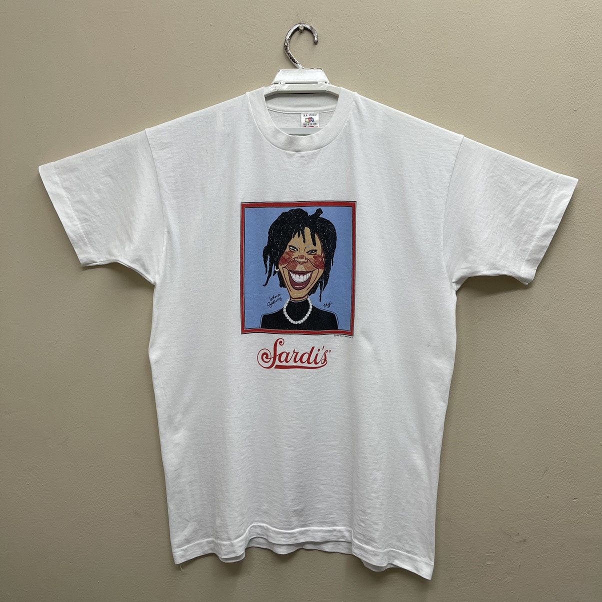 Vintage Vintage 90s T-Shirt Sardi's Graphic Shirt Xlarge Size US XL / EU 56 / 4 - 1 Thumbnail