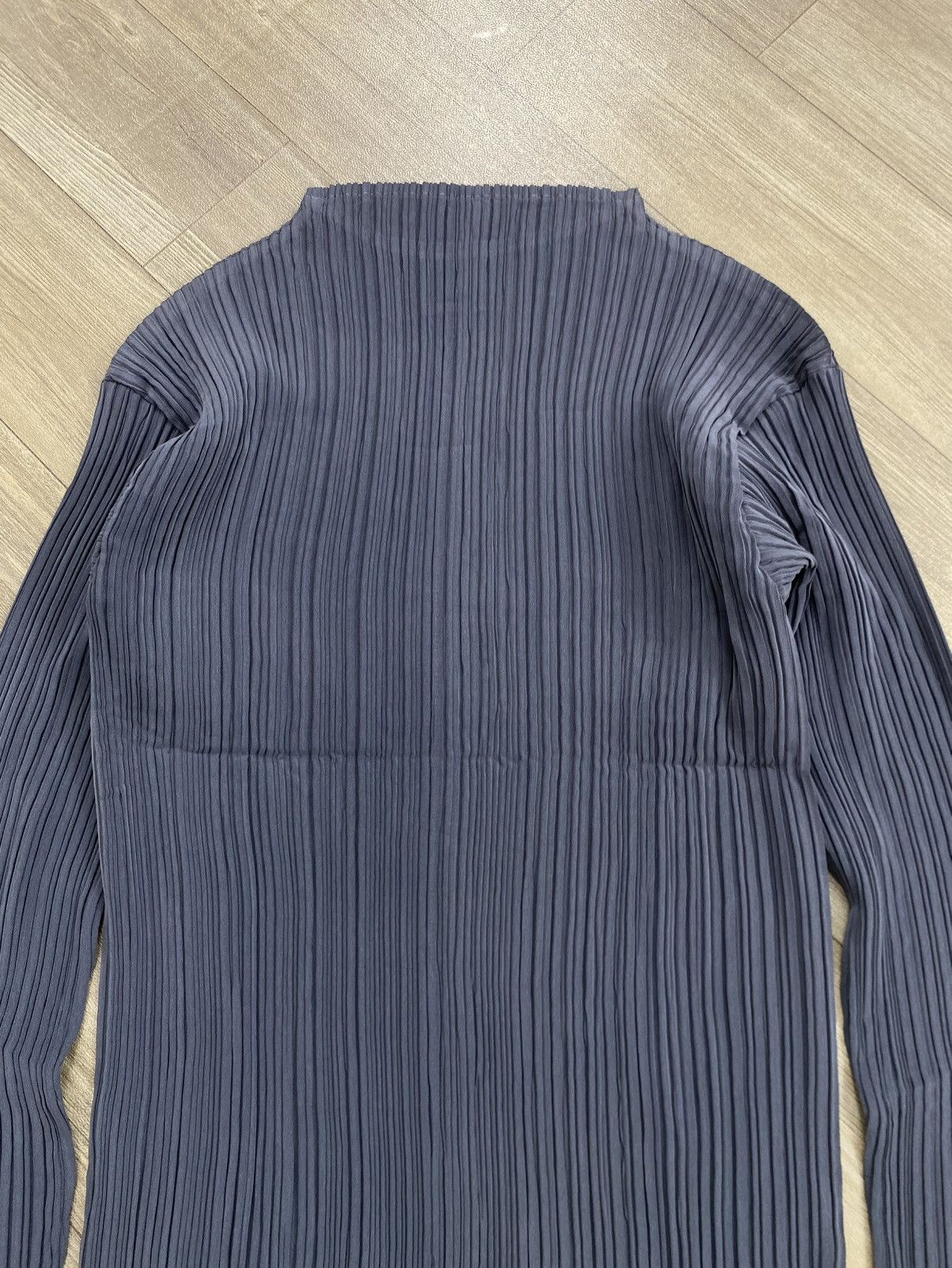 Issey Miyake 2000s Issey Miyake SaintGrace Pleats Dark Gray Long Sleeve Size M / US 6-8 / IT 42-44 - 9 Thumbnail