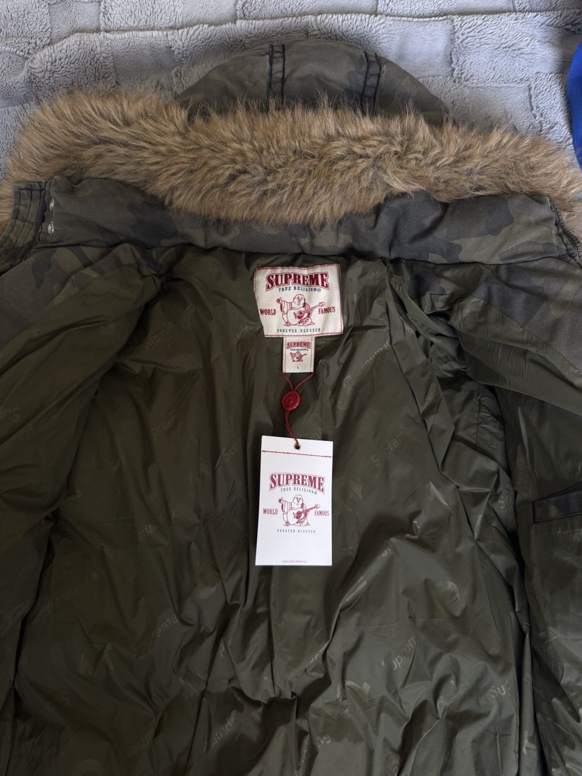 Supreme Supreme true religion aw2025 fur hood puffer jacket camo Size US L / EU 52-54 / 3 - 4 Thumbnail