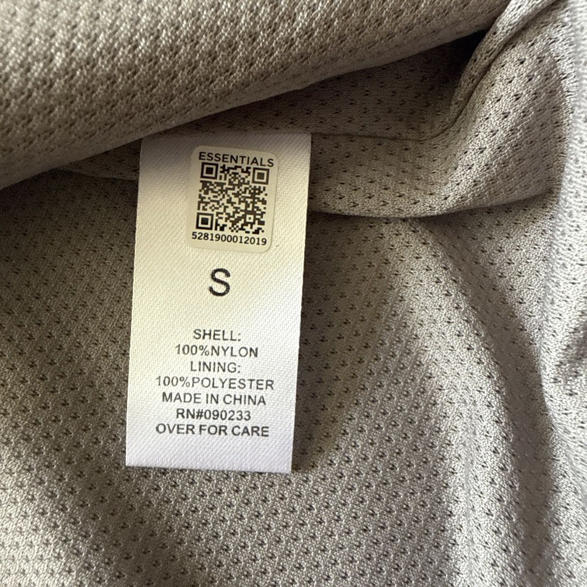 Essentials Fear of God Essentials Coach Jacket Gray Nylon Size S Size US S / EU 44-46 / 1 - 4 Thumbnail