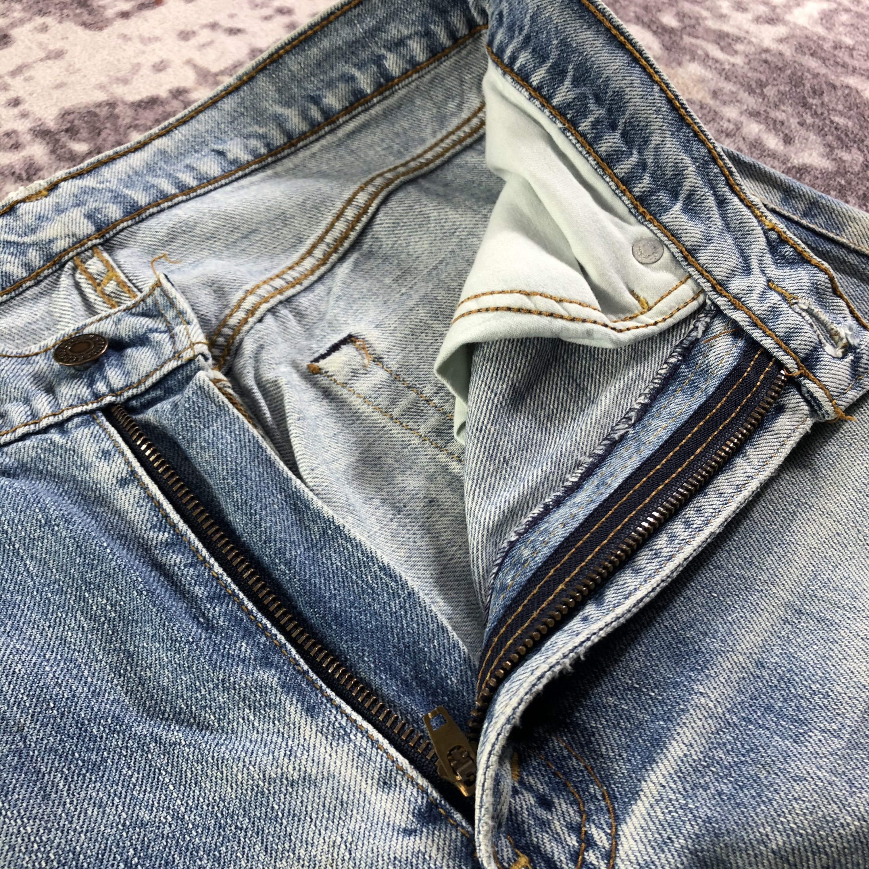Levi's × Vintage Vintage 90s Light Wash Levis Jeans-JM3295 Size US 30 / EU 46 - 8 Thumbnail