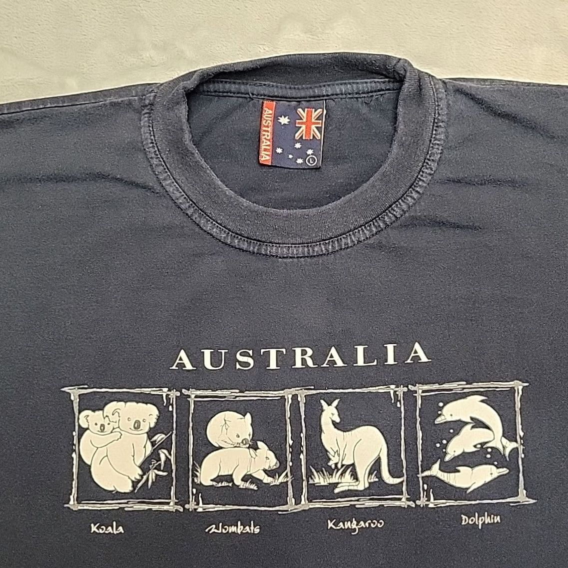 Vintage VINTAGE Australia Shirt Mens L Nature Koala Wombat Kangaroo Dolphin Single Stitch Shirt Mens L Blue Graphic Print Nature Outdoor Retro American Mens Size US L / EU 52-54 / 3 - 2 Thumbnail