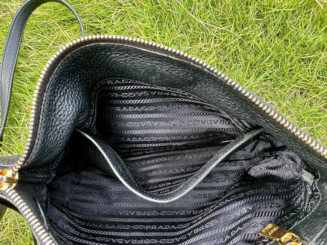 Prada Authentic Prada Vitello Daino Nero Leather Crossbody Bag Size ONE SIZE - 7 Thumbnail