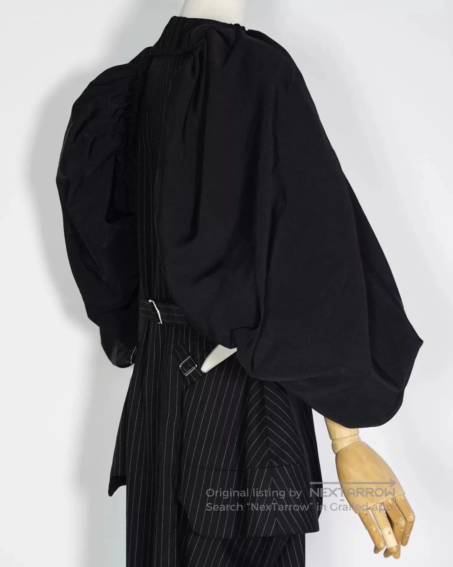 Japanese Brand Black Puff Sleeve Top by HAENGNAE. Size M / US 6-8 / IT 42-44 - 6 Thumbnail