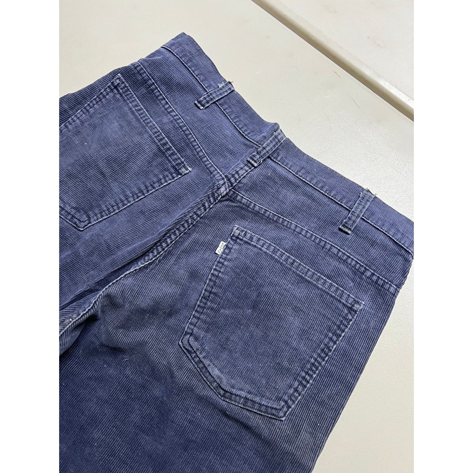 Levi's VTG 1980s Levi’s 646 Flared Corduroy Trousers Navy 36W x 31L Size US 36 / EU 52 - 12 Thumbnail