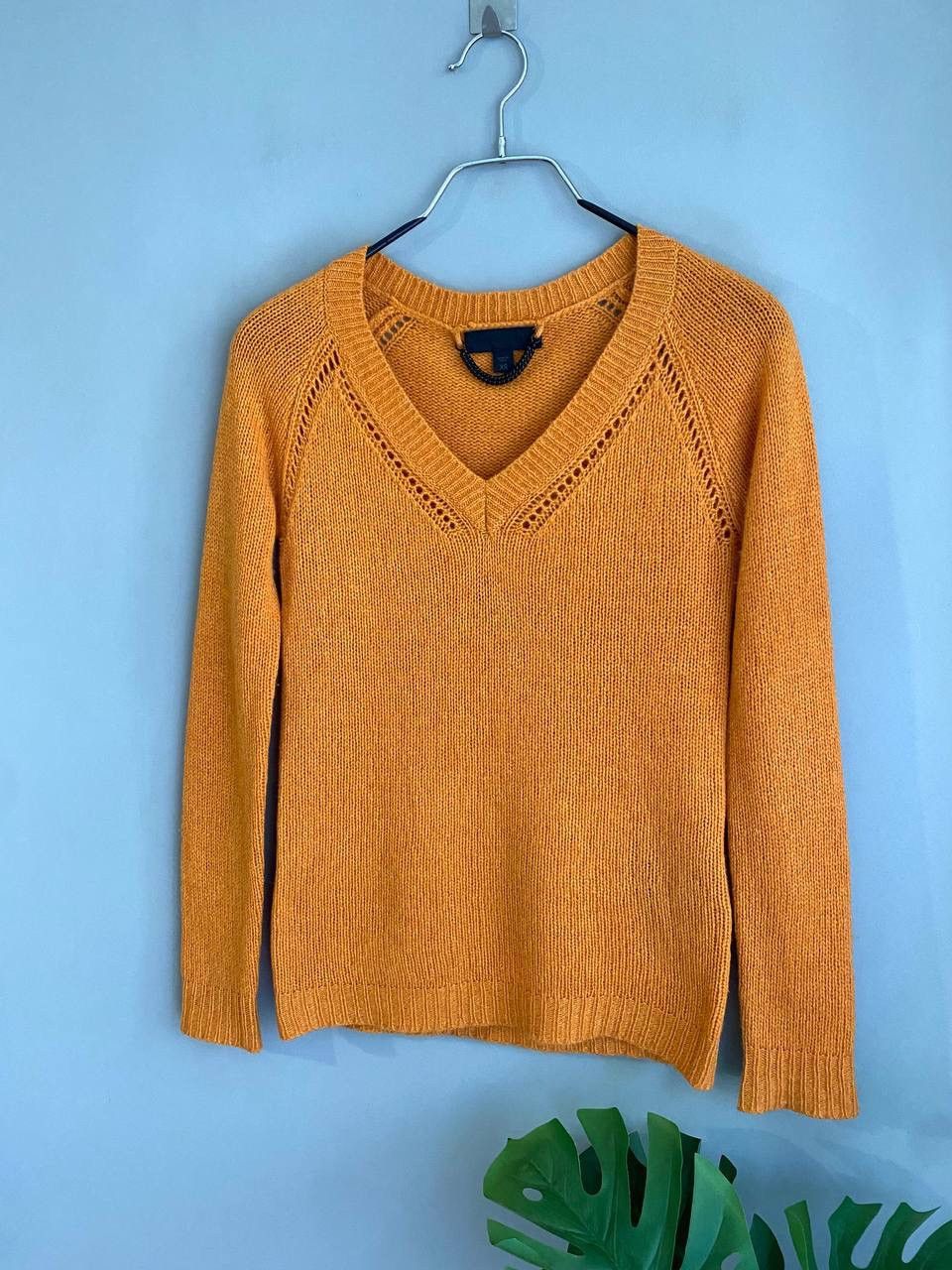 Burberry Burberry Women's Cashmere V-Neck Knit Sweater Jumper Size XS Size XS / US 0-2 / IT 36-38 - 2 Thumbnail