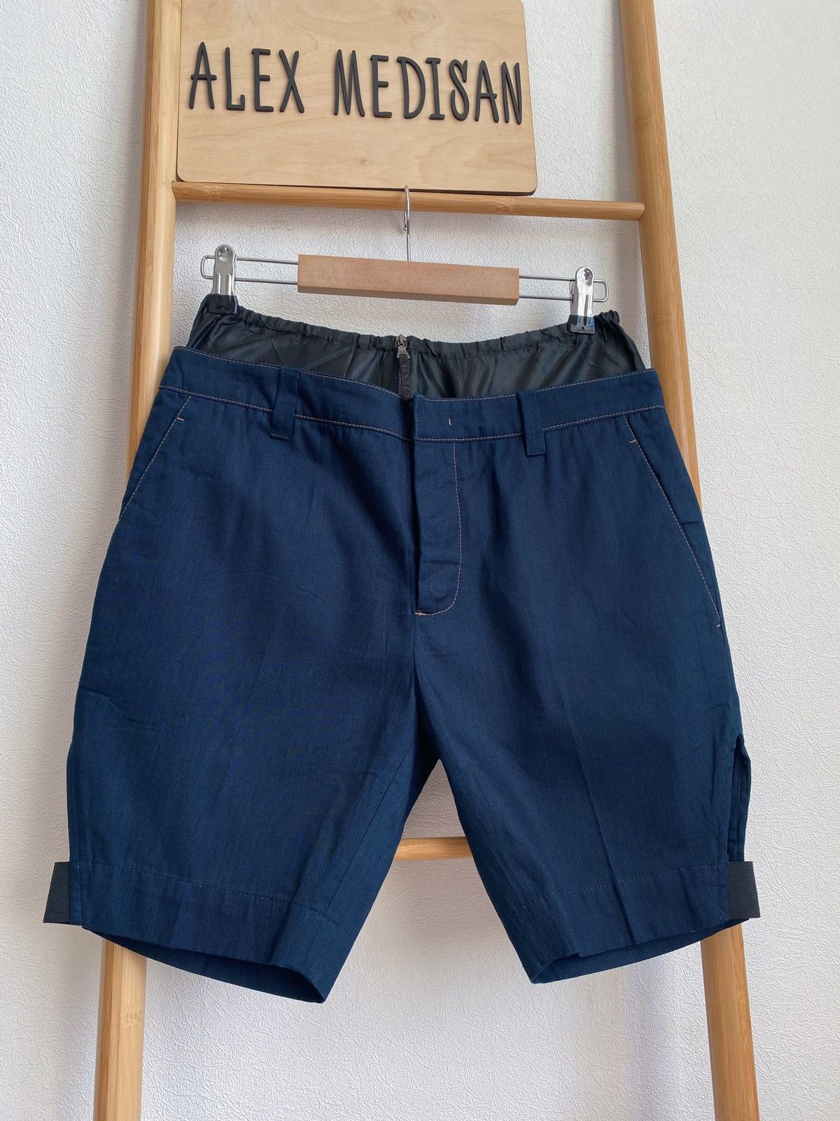 Prada New Prada Shorts Size 25 Size 25" / US 0 / IT 36 - 10 Thumbnail