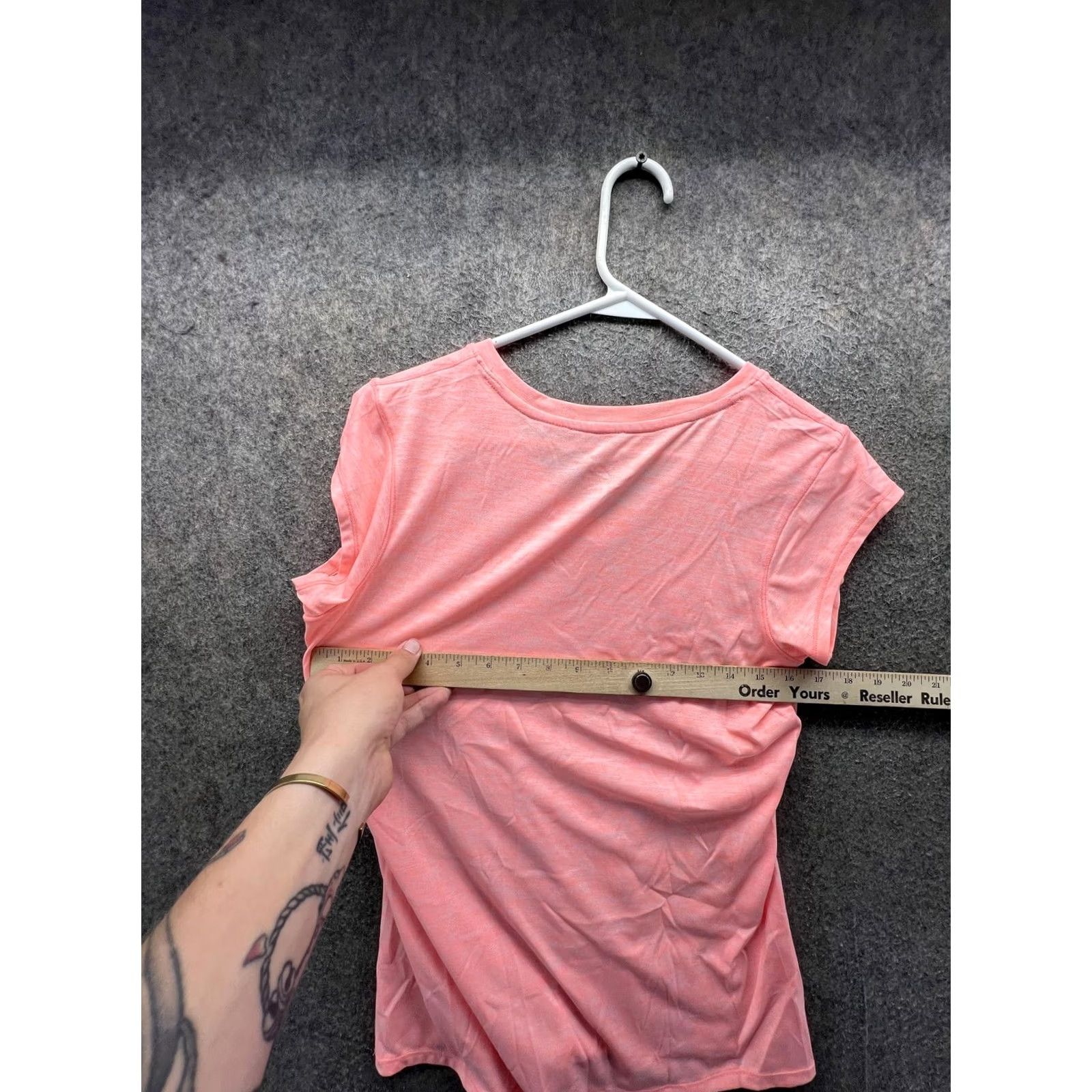 Reebok Reebok Shirt Womens Small Pink V Neck Cap Sleeve Lightweight Athletic Top Size S / US 4 / IT 40 - 2 Thumbnail