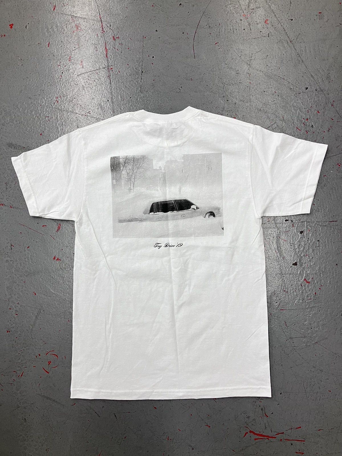 Born X Raised × Undefeated × Union LA Undefeated x Union x Born X Raised Toy Drive Tee Medium Size US M / EU 48-50 / 2 - 4 Thumbnail
