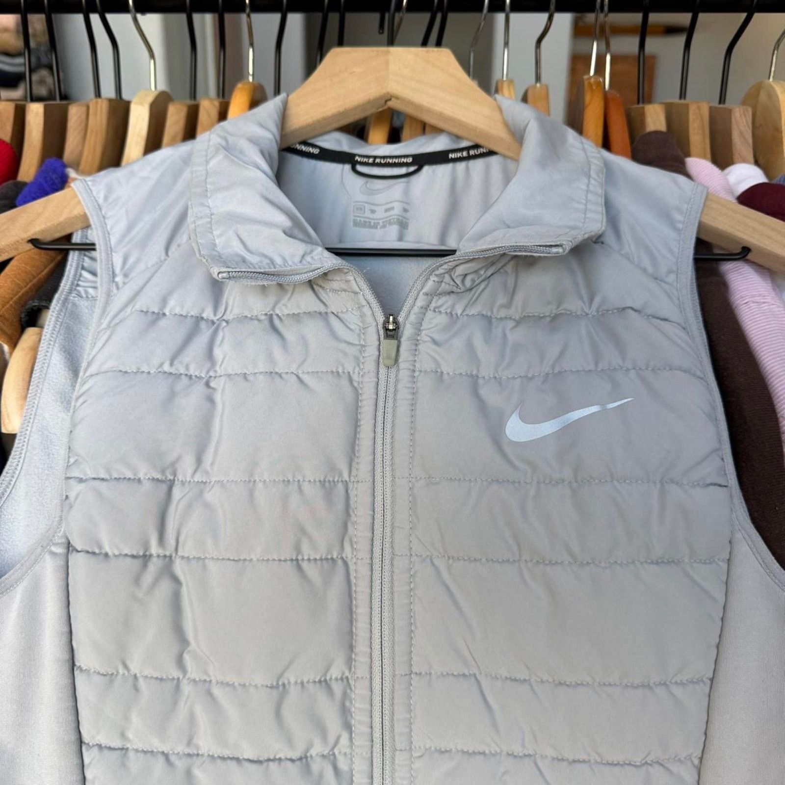 Nike Women's Nike Running Quilted Lightweight Zip Up Vest Grey Size XS / US 0-2 / IT 36-38 - 2 Thumbnail