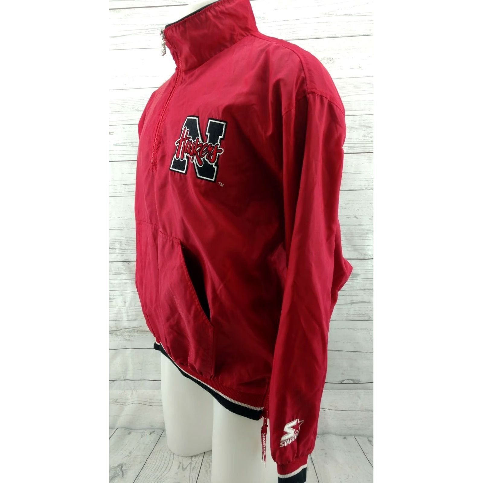 Starter Huskers Starter Windbreaker Jacket Large Red Men Travel Pullover Jacket Nebraska University of Nebraska Lincoln Windbreaker Size US L / EU 52-54 / 3 - 2 Thumbnail