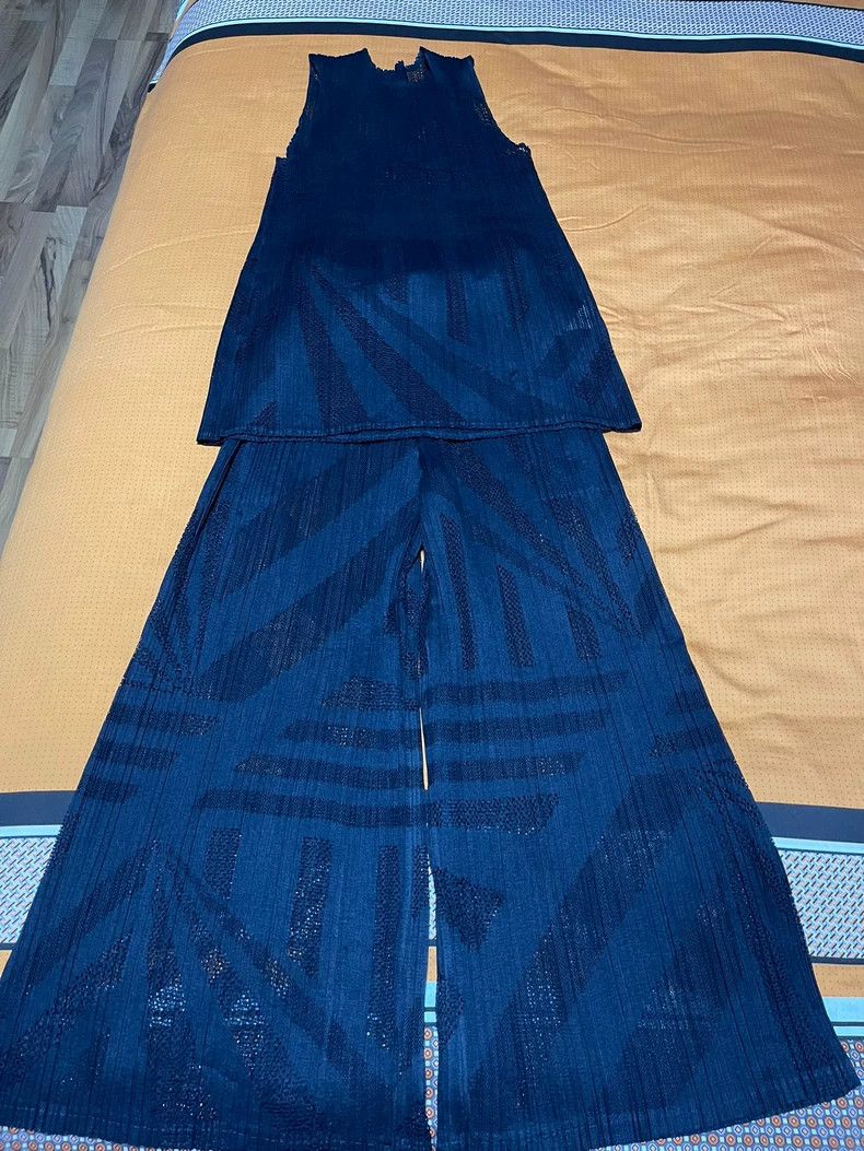 Issey Miyake Issey Miyake Navy blue wide-leg pants Size 25" / US 0 / IT 36 - 1 Thumbnail