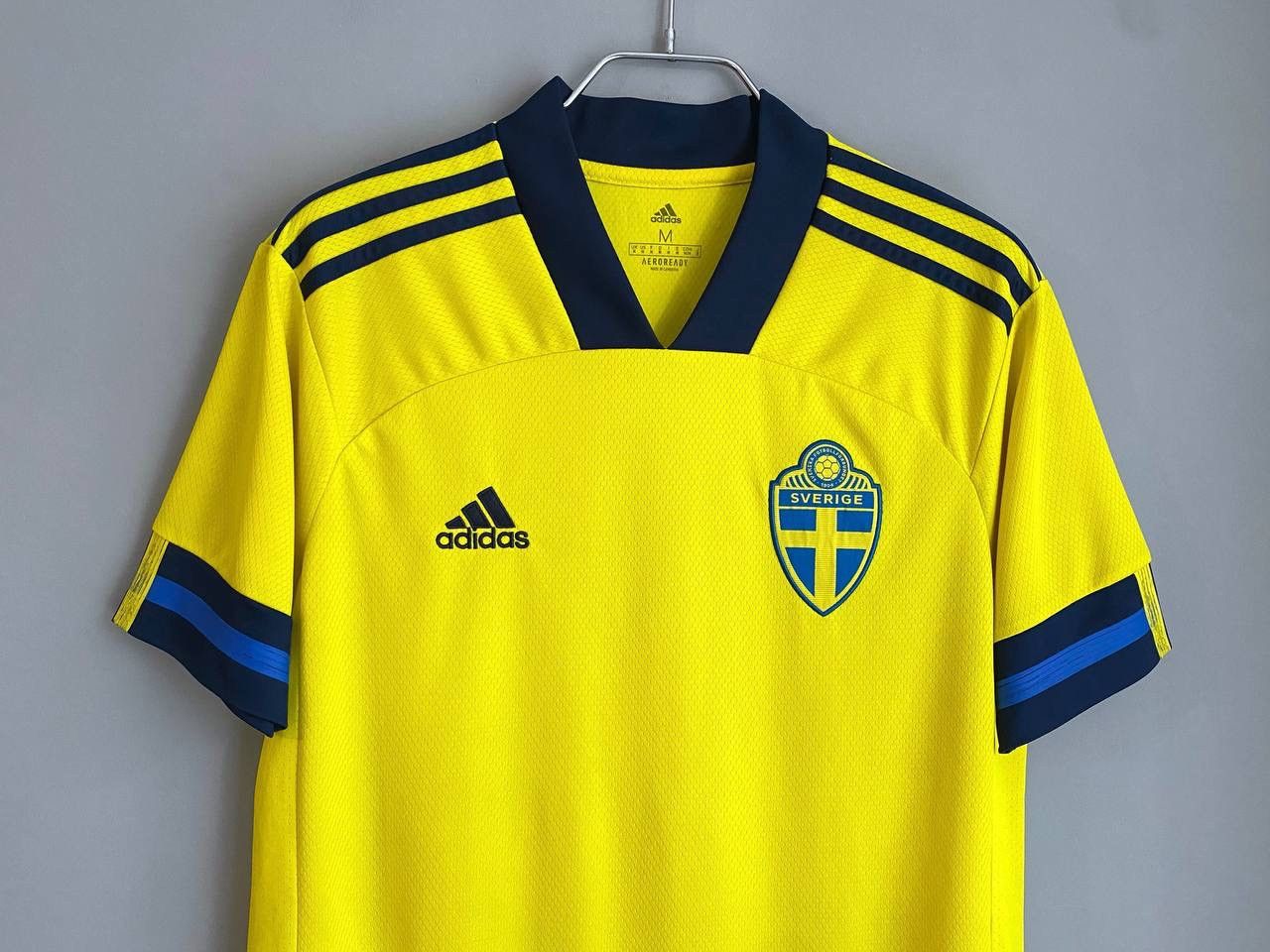 Adidas Sweden National Football Team 2021/22 Home Soccer Jersey, M Size US M / EU 48-50 / 2 - 3 Thumbnail