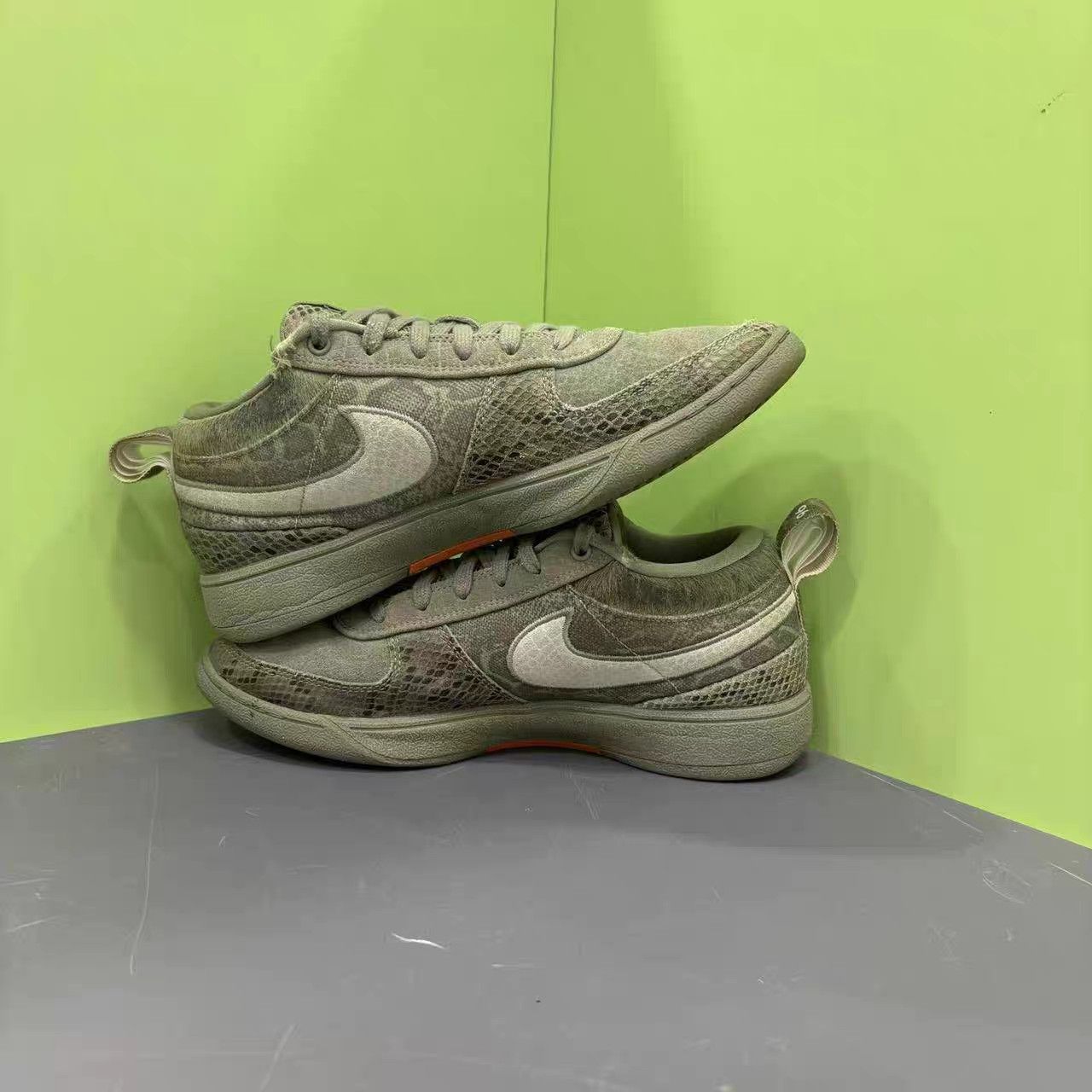 Nike Nike Book 1 "Python" Snake Skin K15 Size US 9.5 / EU 42-43 - 7 Thumbnail
