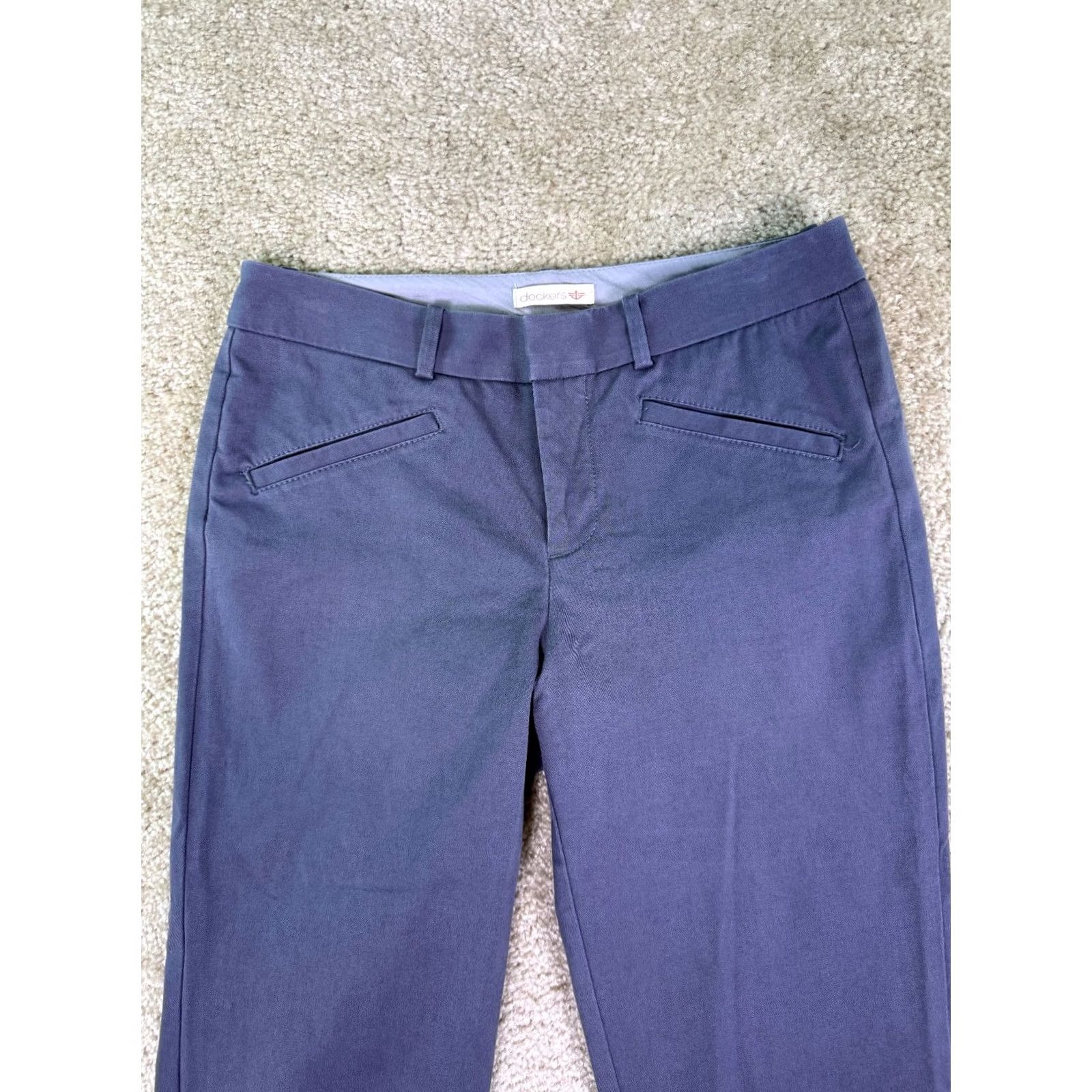 Dockers DOCKERS Women’s Capri Pants Gray Size 4 Flat Front Mid Rise Size 27" / US 4 / IT 40 - 2 Thumbnail