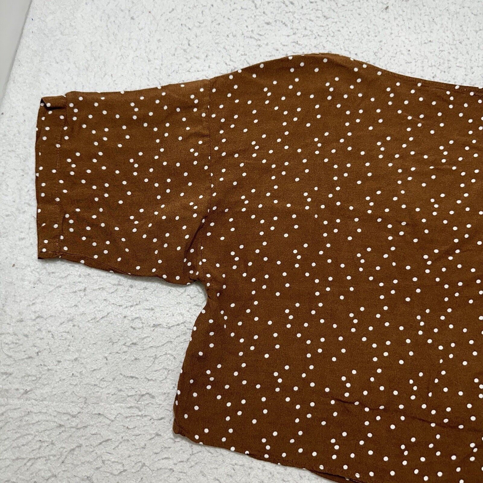 Forever 21 Forever 21 Medium Brown White Polka Dot V-Neck Blouse Size M / US 6-8 / IT 42-44 - 11 Thumbnail