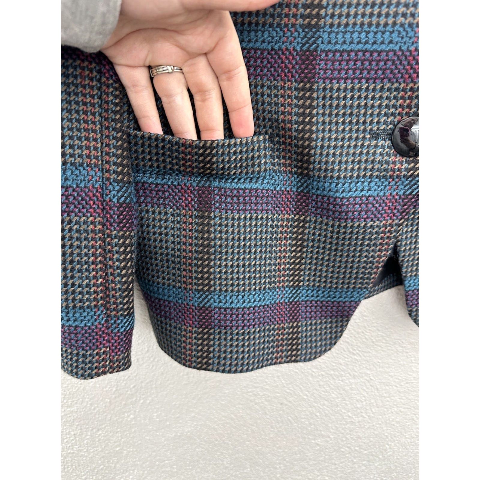 Vintage VINTAGE Emily Blazer Shirt Womens 10 Plaid Tweed Wool Blend Long Sleeve Button Up Black Size L / US 10 / IT 46 - 5 Thumbnail