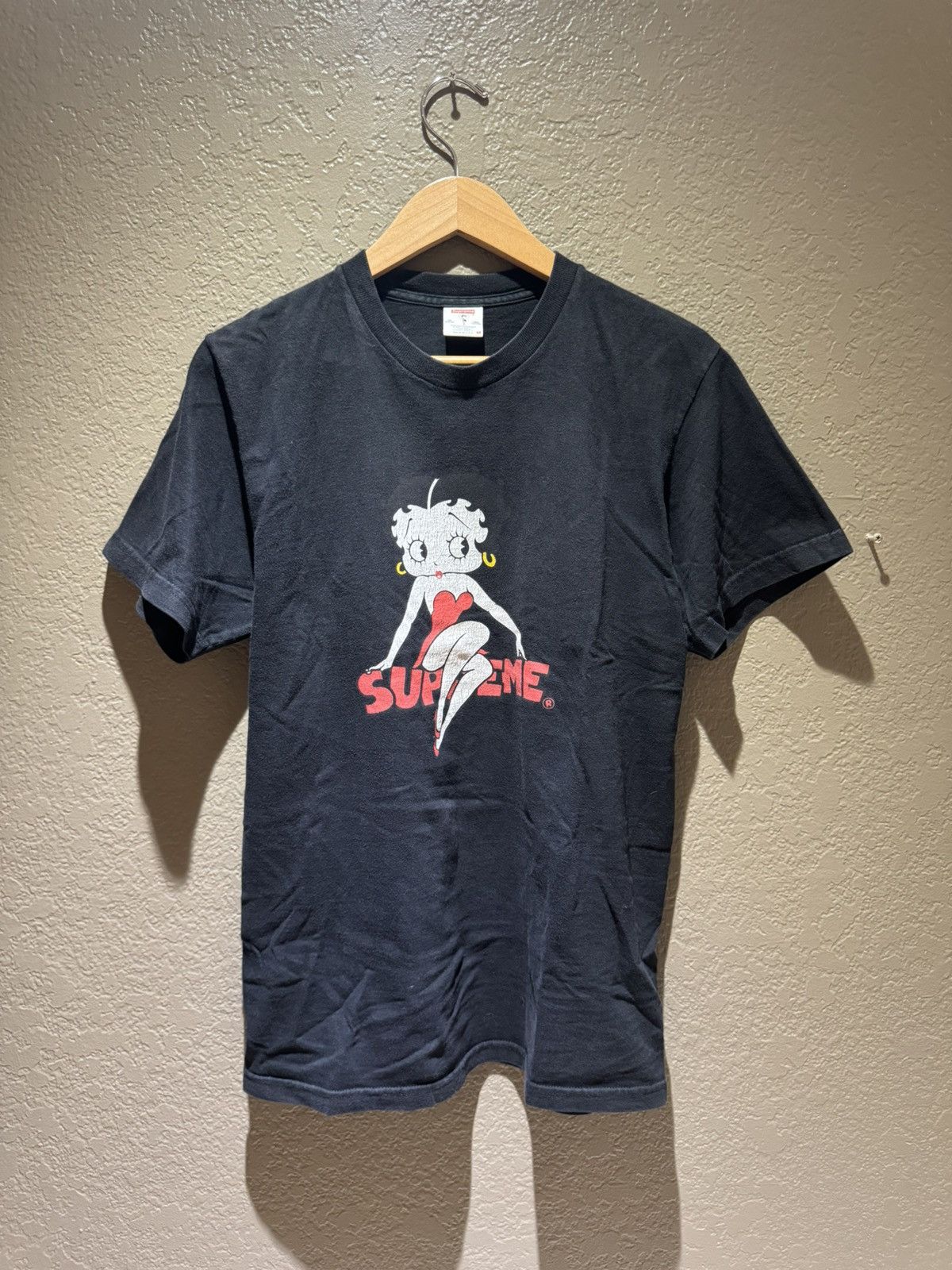 Supreme Supreme Betty Boop Distressed Cracking Black SS 16 Medium Size US M / EU 48-50 / 2 - 10 Thumbnail