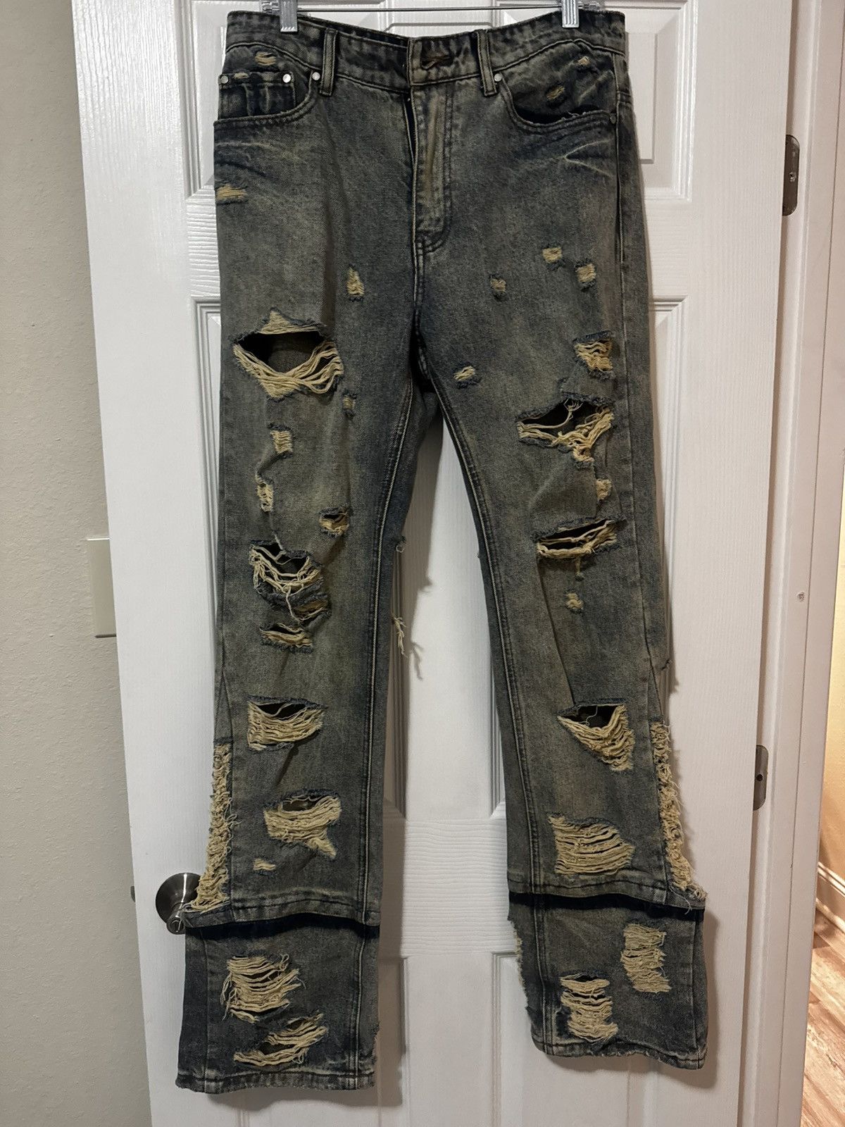Who Decides War Jeans MRDR BRVDO Size 32