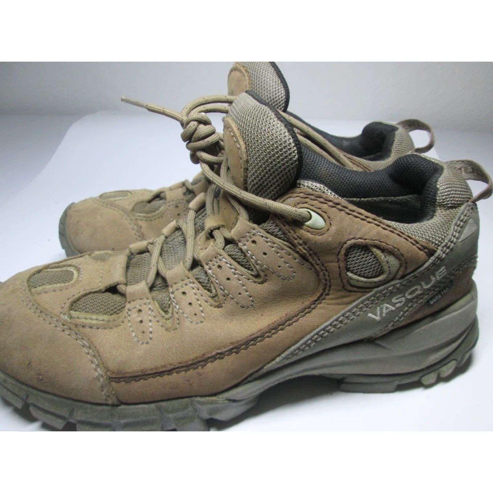 Vasque Vasque Womens Size 8M Sneakers Beige Leather Vibram Gore-Tex Logo Tie Active Size US 8 / IT 38 - 3 Thumbnail