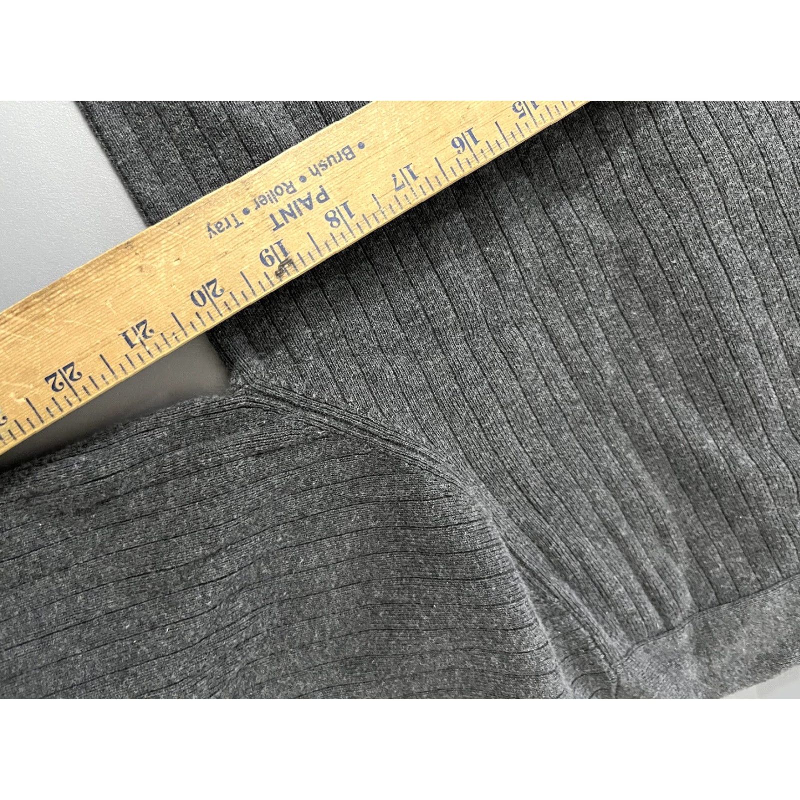 Alfani Alfani Mens Solid Long Sleeves V-Neck Pullover Sweater Grey Size Large Size US L / EU 52-54 / 3 - 5 Thumbnail