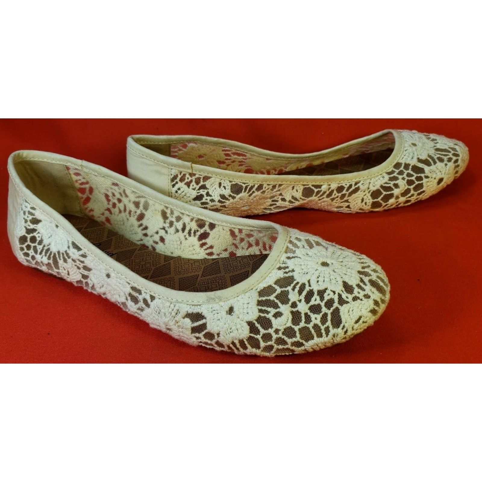 Lucky Brand Lucky Brand Flats Women's 8M 38EU White Lace Crochet Ballet Flats Casual Womens Shoes Beige White Lace Pattern Crocheted Perforated Pattern N/A Size US 8 / IT 38 - 5 Thumbnail