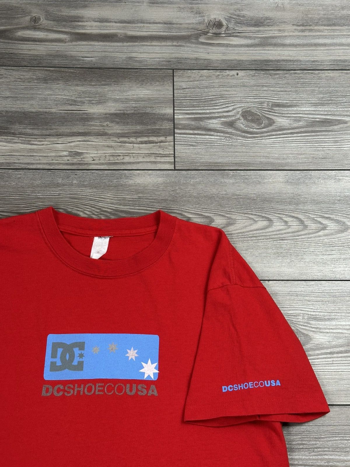 DC × Vintage Crazy Vintage Y2K DC Shoe Co USA T Shirt Size US L / EU 52-54 / 3 - 3 Thumbnail