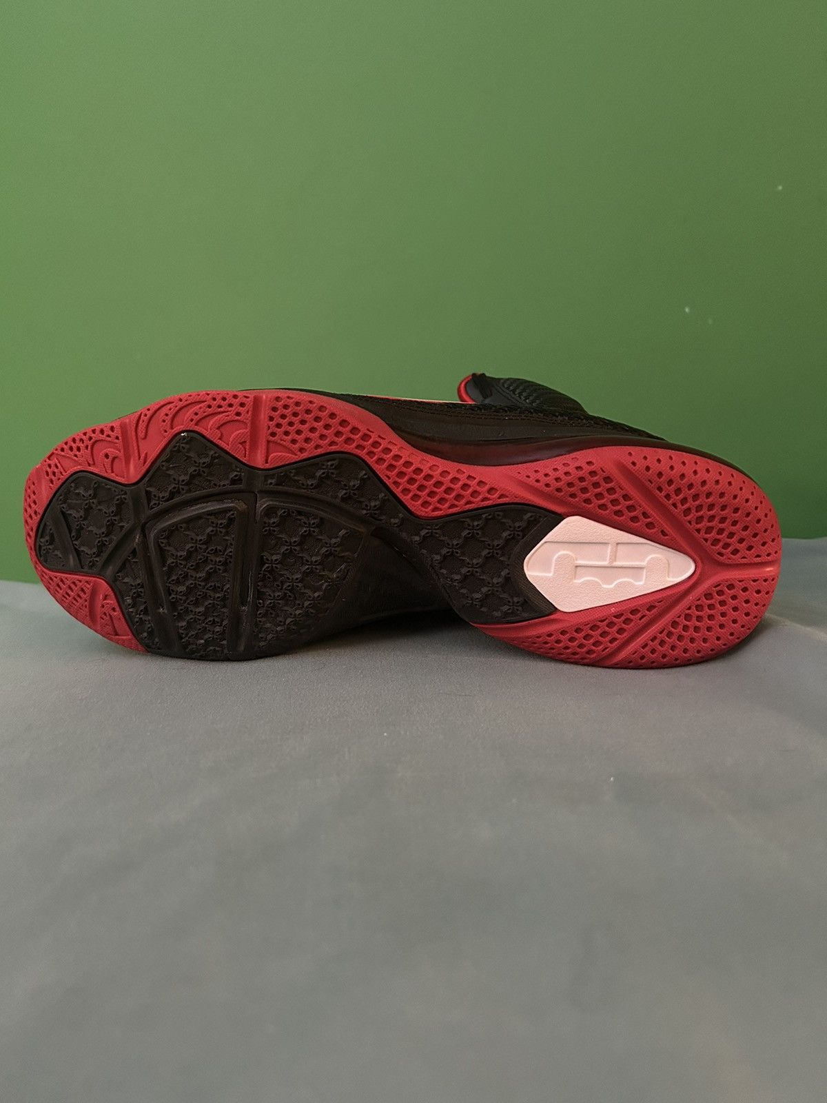 Nike Nike Lebron 9 Miami Heat Away 2012 Size US 11 / EU 44 - 4 Thumbnail
