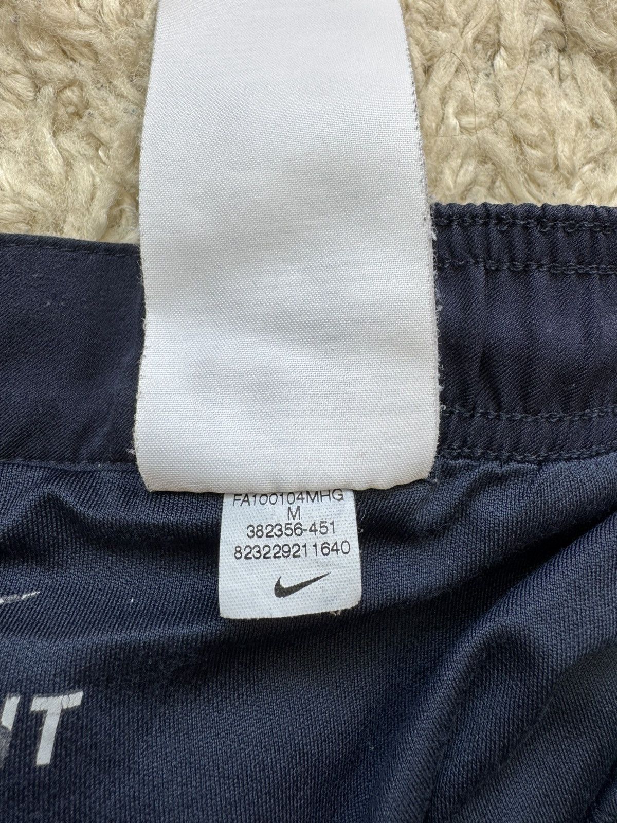 Nike Barcelona 2010-2011 Away Soccer Shorts Football Jersey Kit Size US 32 / EU 48 - 13 Thumbnail
