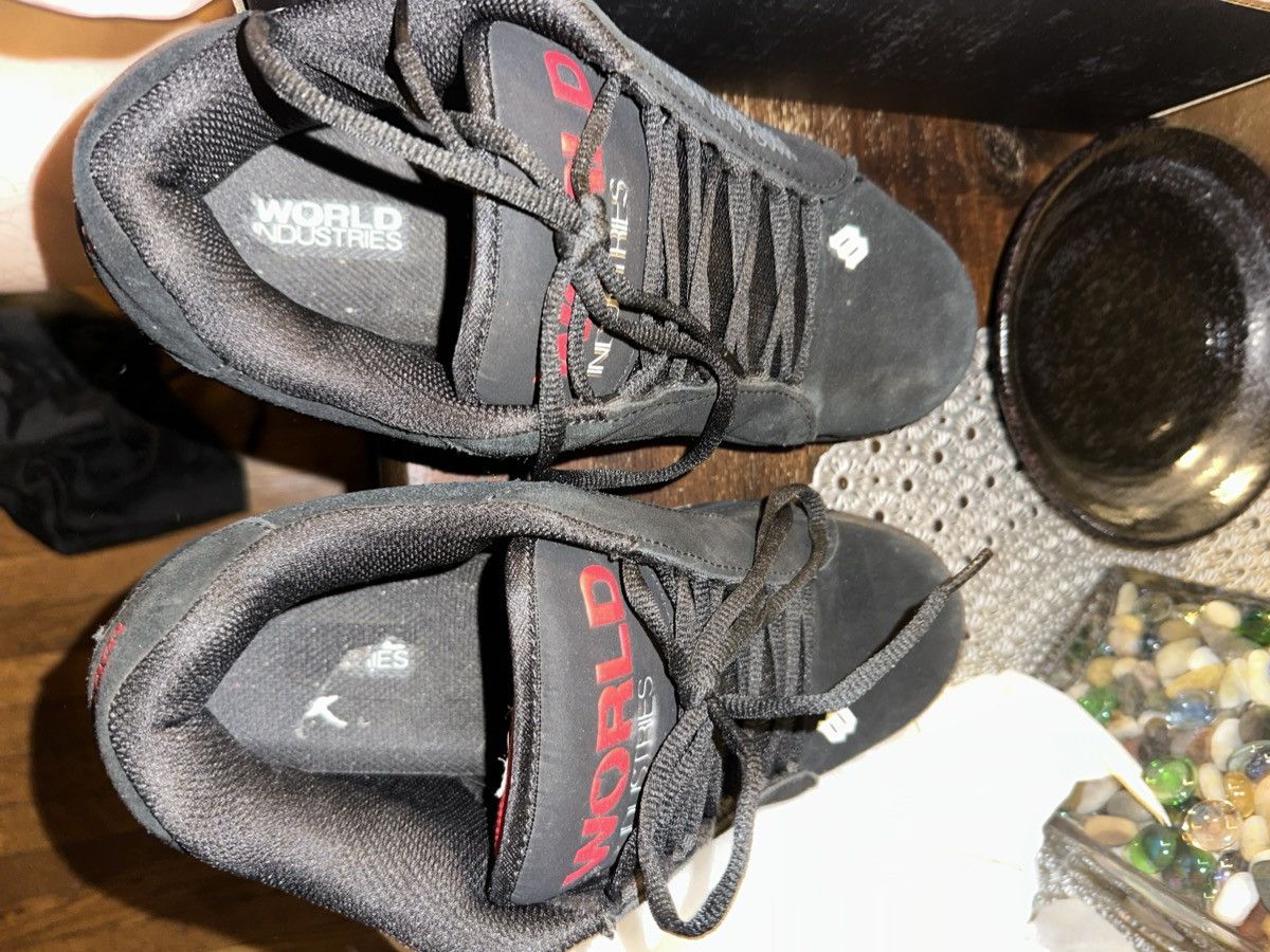 World Industries World Industries Smith “Bones” Skate Shoes Black White Red Size US 9 / EU 42 - 2 Thumbnail