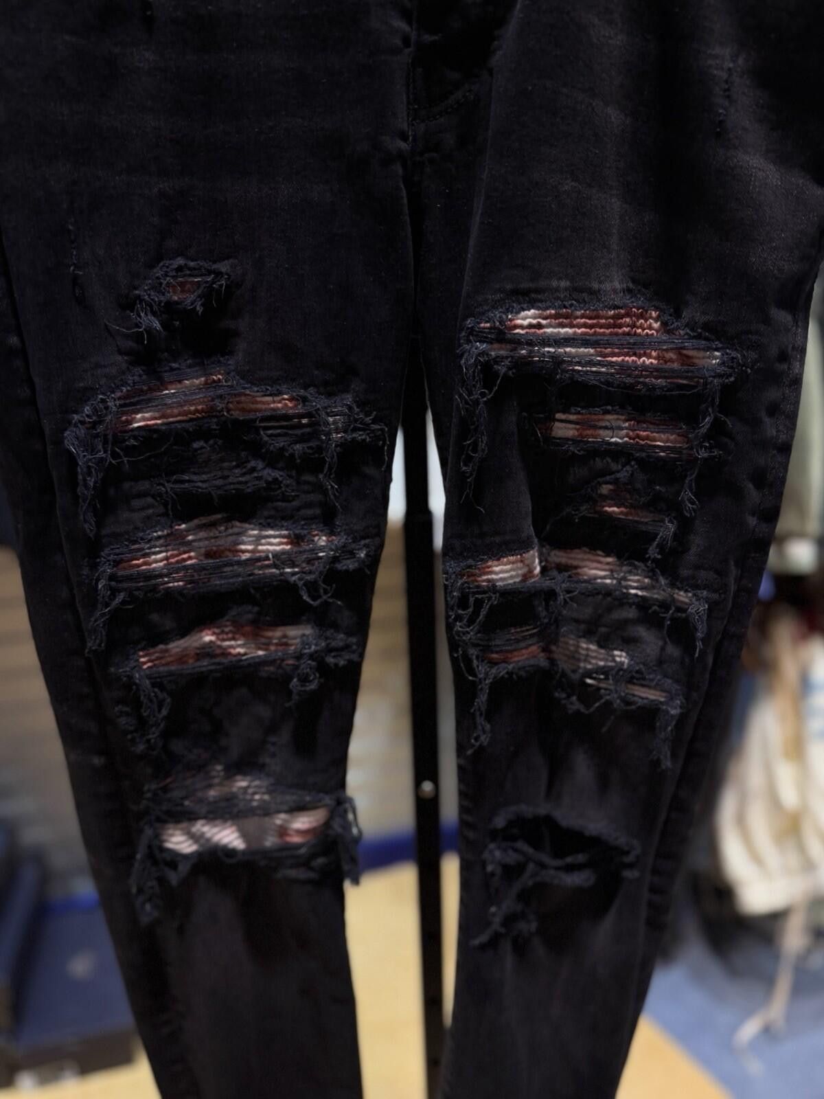 Amiri Size 38 - Amiri Black MX1 Patch Jeans 100% Authentic Size US 38 / EU 54 - 2 Thumbnail