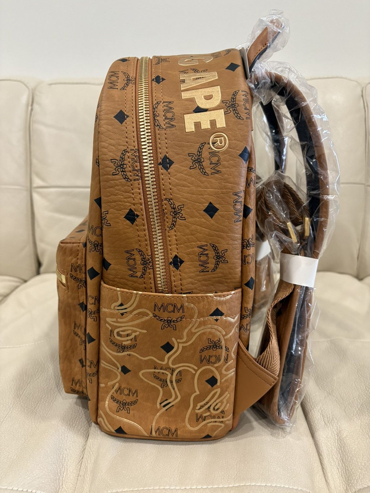 Bape × MCM Bape x MCM lunar year collab Size ONE SIZE - 4 Thumbnail