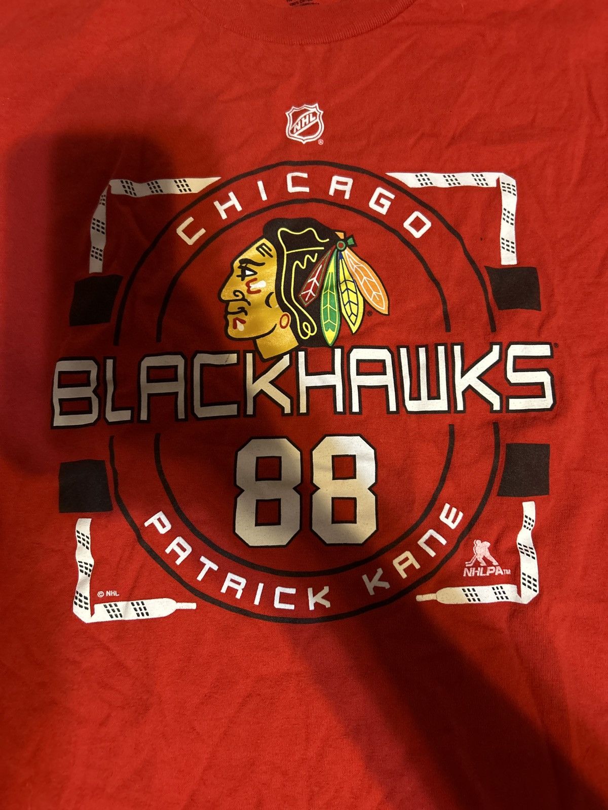 NHL Patrick Kane Black Hawks Tshirt Sz Large red Size US L / EU 52-54 / 3 - 1 Thumbnail