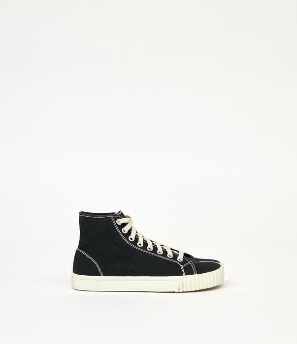 Maison Margiela o1bcso1str0226 Tabi Hi-Top Sneakers in Black Size US 10 / IT 40 - 1 Thumbnail