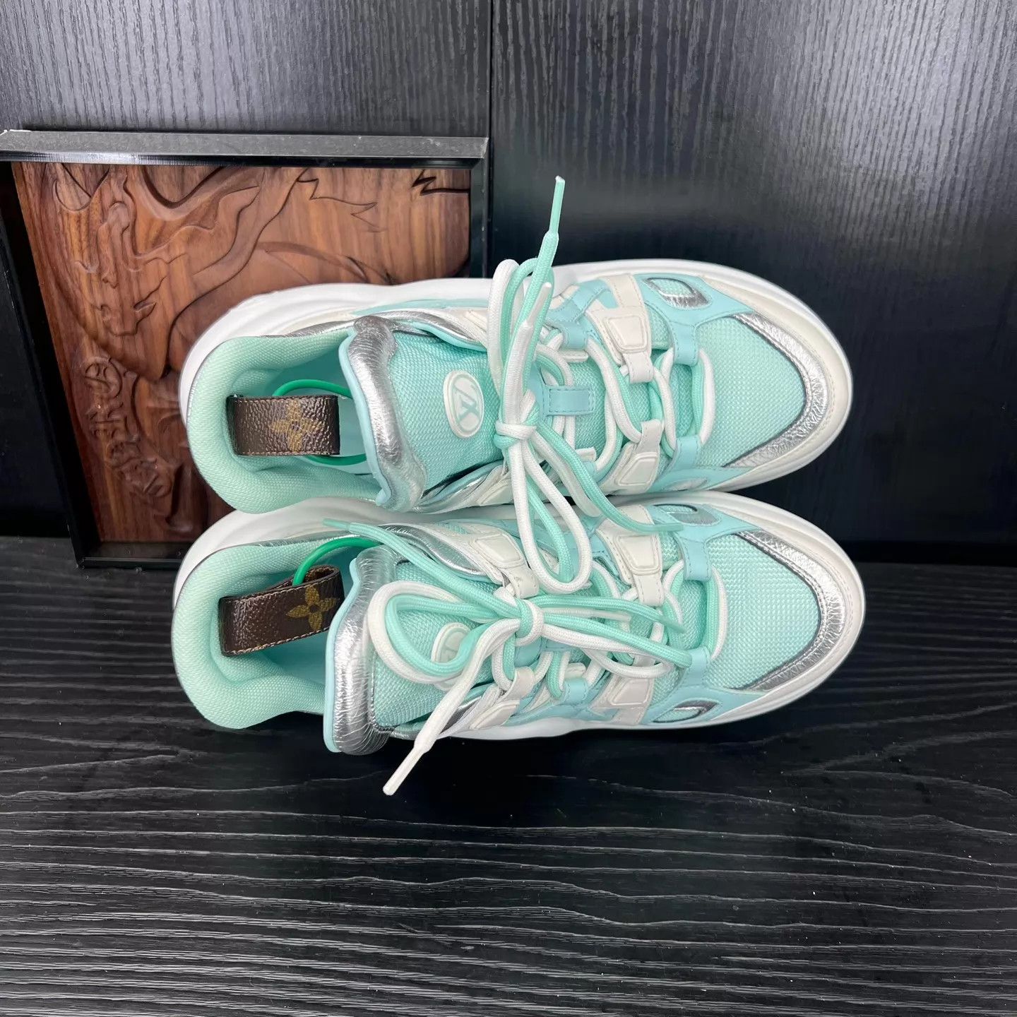 Louis Vuitton LV Archlight White & Green Sneaker 36.5 Worn Once Size US 6 / IT 36 - 5 Thumbnail