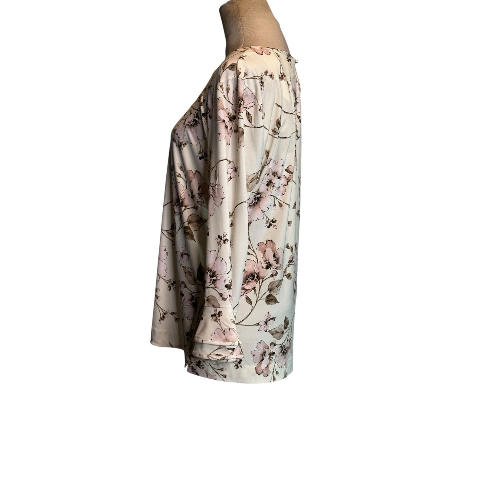 Karl Lagerfeld Karl Lagerfeld cream soft pink floral blouse size Medium Size M / US 6-8 / IT 42-44 - 12 Thumbnail