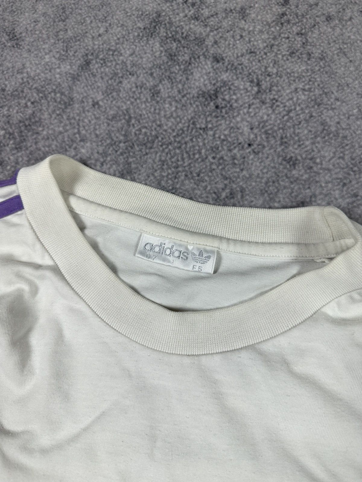 Adidas Y2K Vintage Adidas T-shirt Streetwear Rare Casual 90s VTg L Size US L / EU 52-54 / 3 - 4 Thumbnail