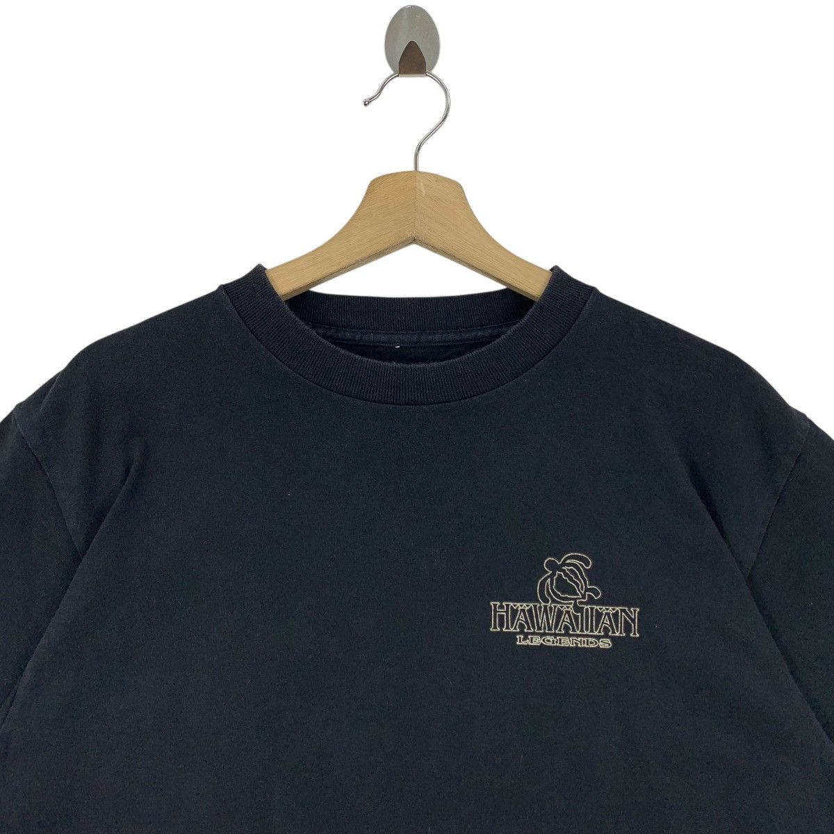 Vintage Vintage HAWAIIAN LAGENDS backhit printed art tee Size US M / EU 48-50 / 2 - 3 Thumbnail