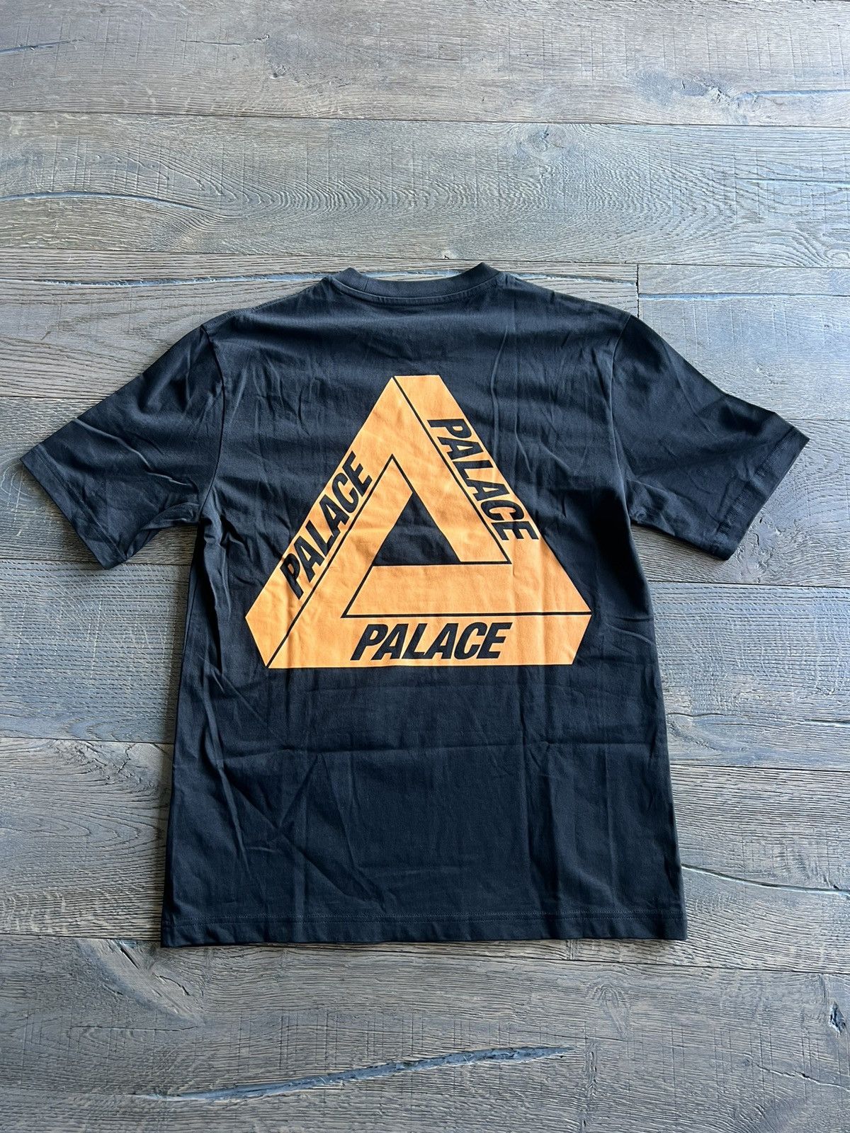 Palace Palace Tri-to-help Size US M / EU 48-50 / 2 - 2 Thumbnail