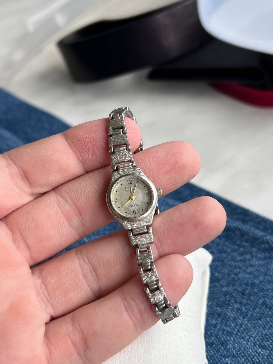 Vintage Glamour Minimalistic Stainless Japanese Style Bracelet Watch Size ONE SIZE - 2 Thumbnail