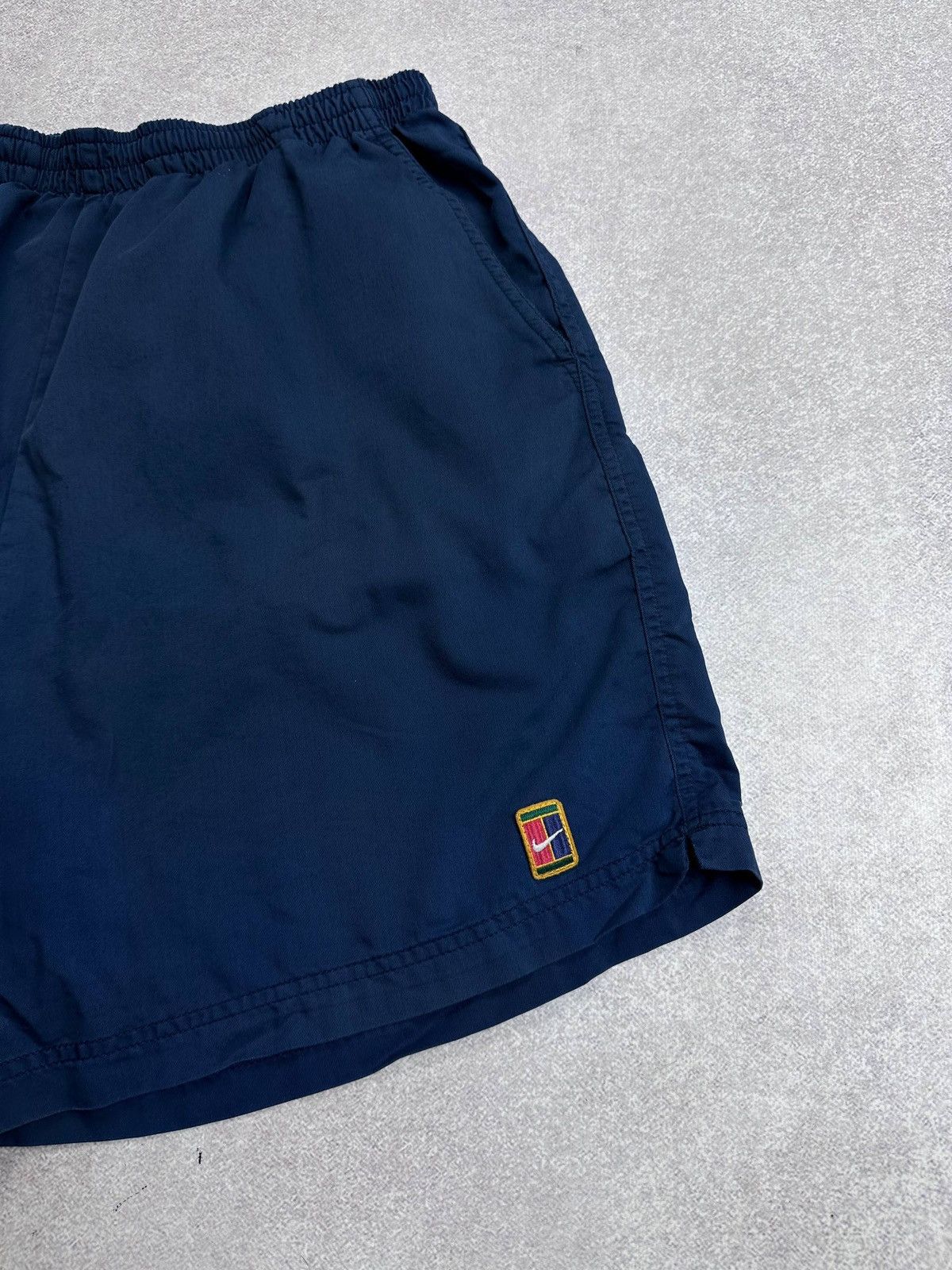 Nike Vintage Nike Challenge Court Andre Agassi Nylon Shorts L Size US 34 / EU 50 - 3 Thumbnail