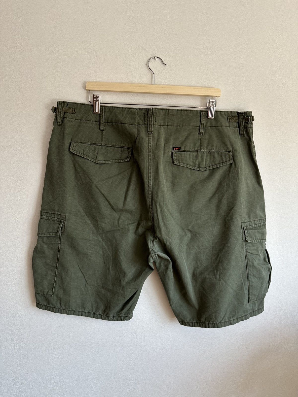Lee Lee cargo shorts workwear streetwear Size US 38 / EU 54 - 2 Thumbnail