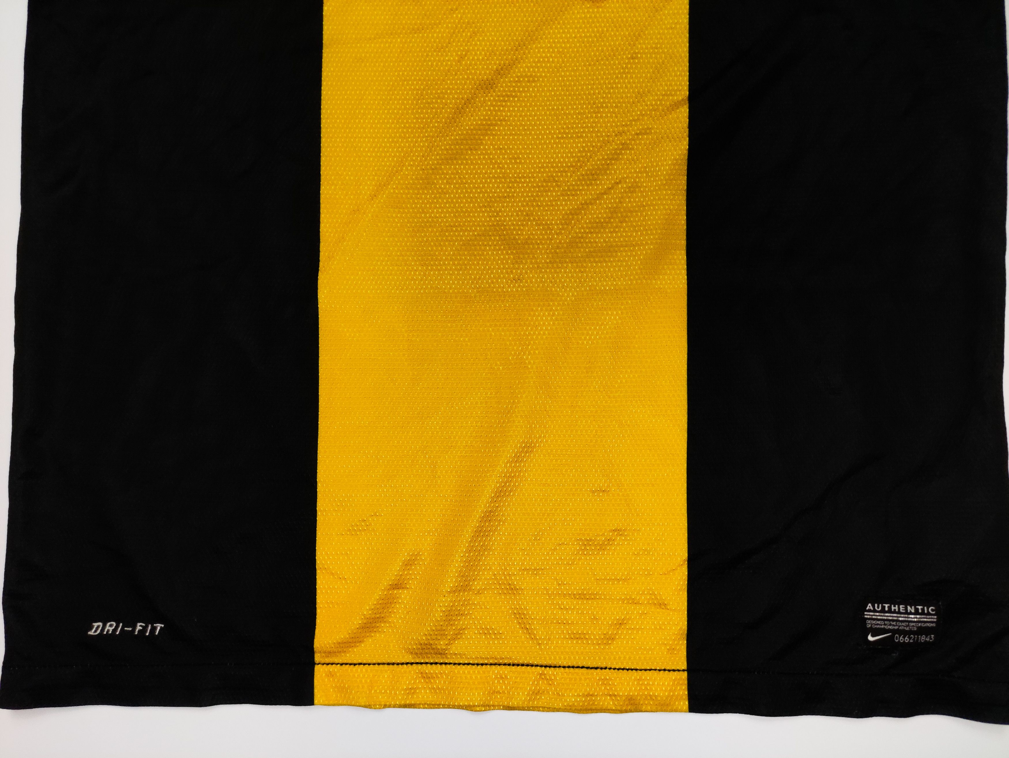 Nike Malaysia 2012 2013 Nike Home Shirt Kit Jersey Kuala Lumpur Size US M / EU 48-50 / 2 - 9 Thumbnail