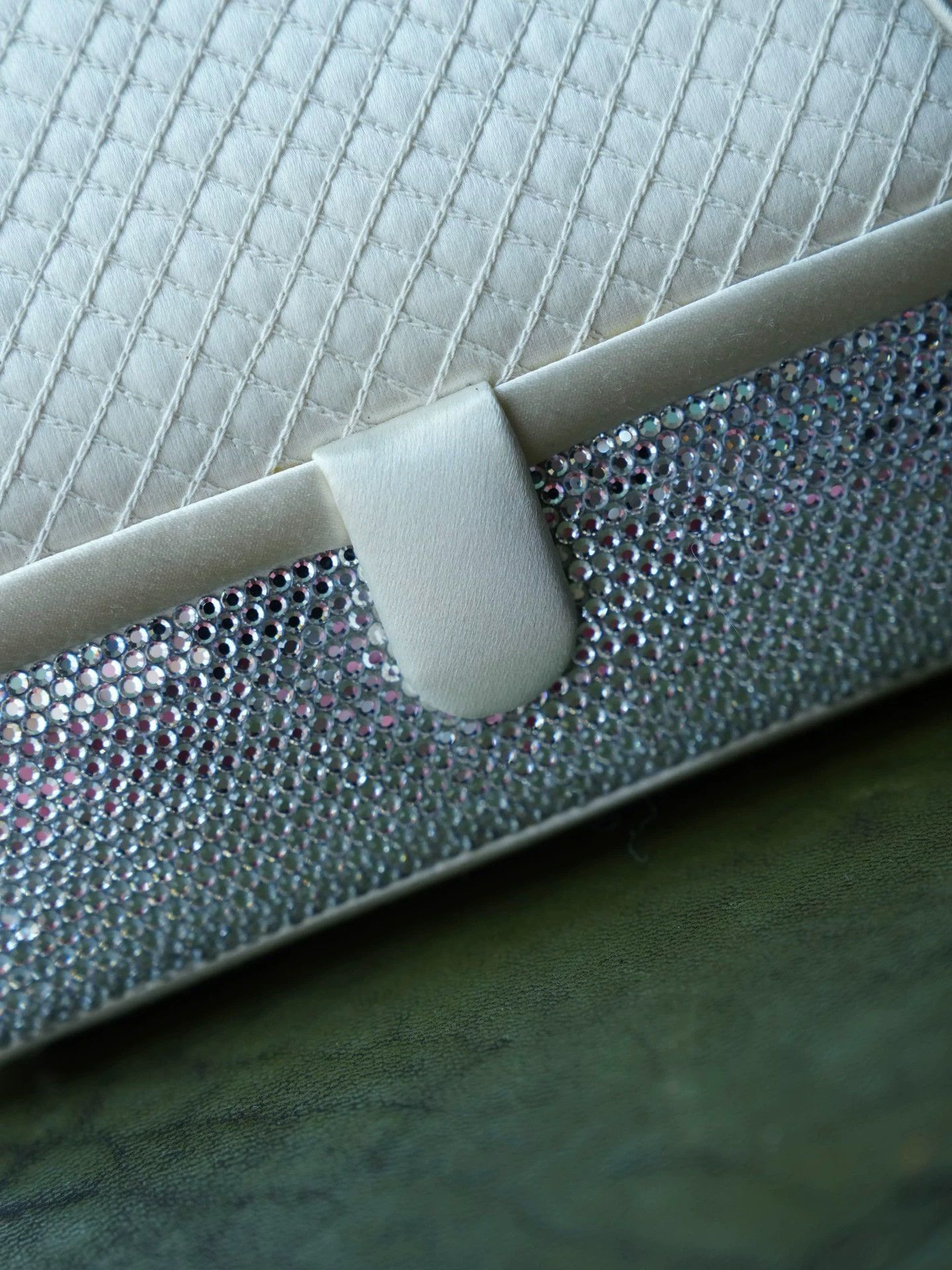 Judith Leiber Judith Leiber Vintage White Crystal Quilted 2way Clutch Size ONE SIZE - 4 Thumbnail
