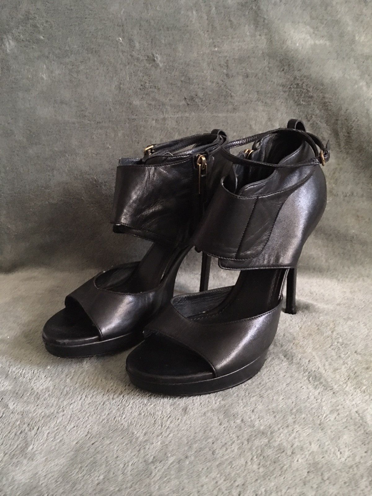 Yves Saint Laurent Yves Saint Laurent Black Leather Heels Platform Booties 39.5 Size US 9.5 / IT 39.5 - 2 Thumbnail