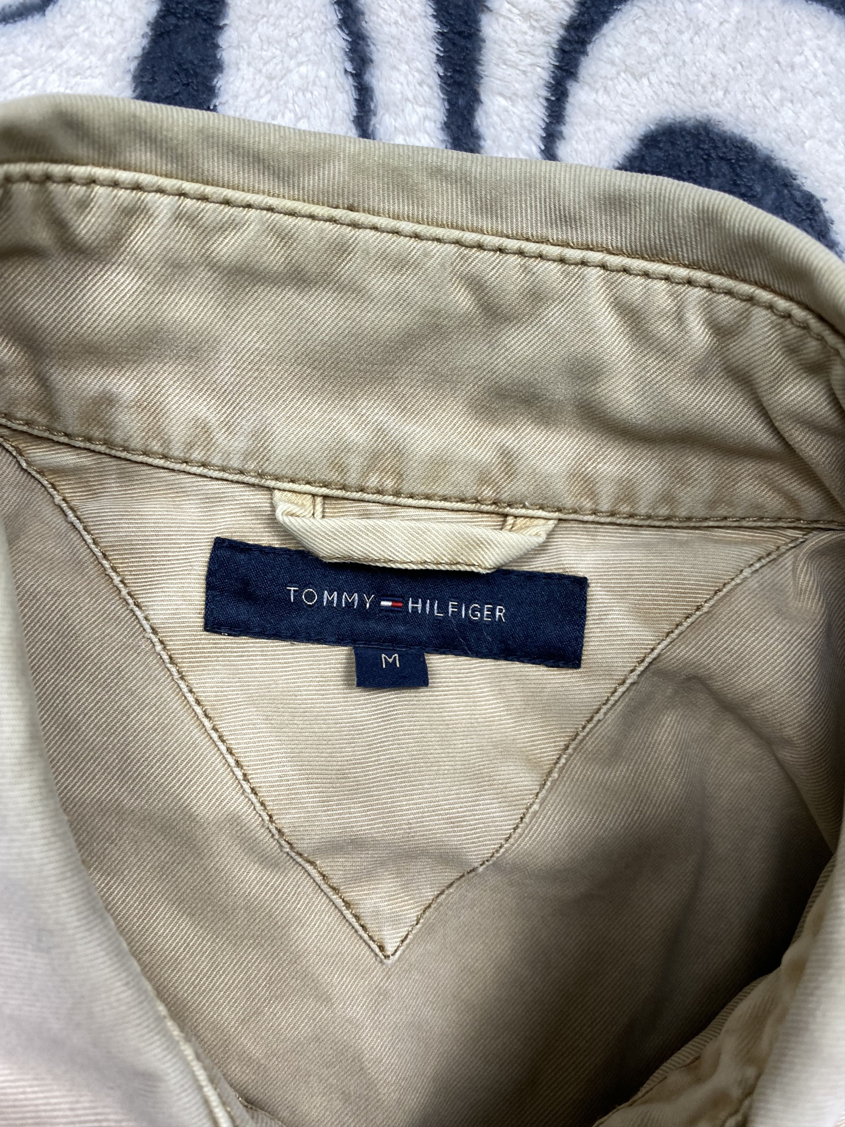 Tommy Hilfiger Tommy Hilfiger Vintage Mens Jacket Thrashed Size US M / EU 48-50 / 2 - 6 Thumbnail