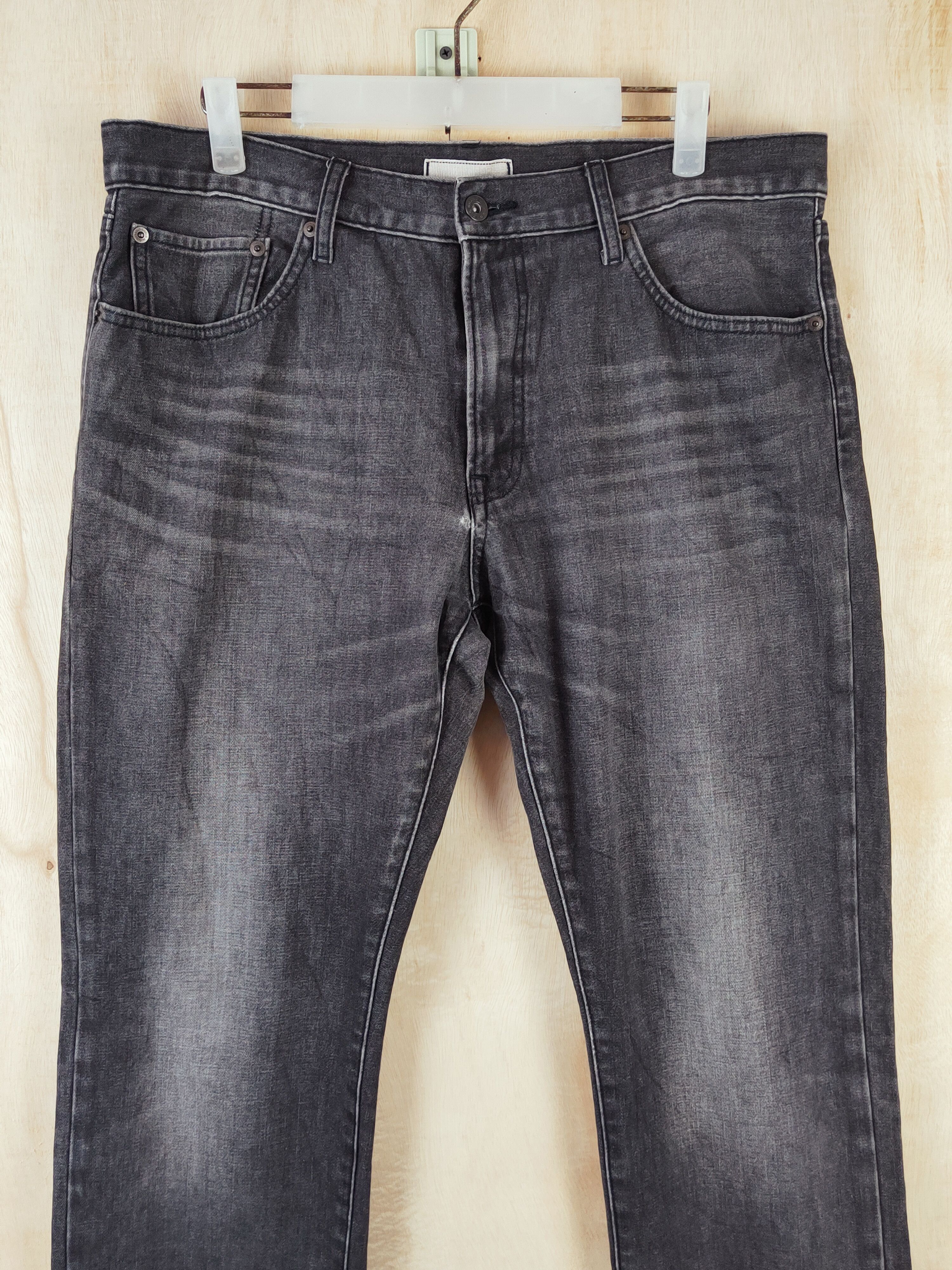 Japanese Brand Uniqlo Black Faded Faded Distressed Ripped Jeans #S2647 Size US 35 - 2 Thumbnail